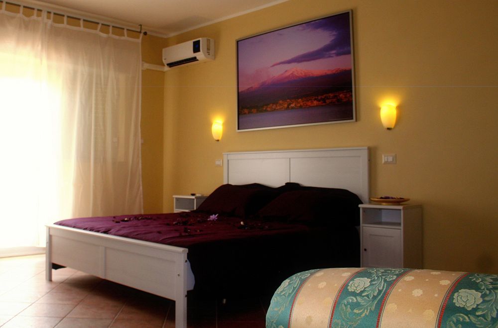 Tano'S Apartment Giardini Naxos Exterior photo