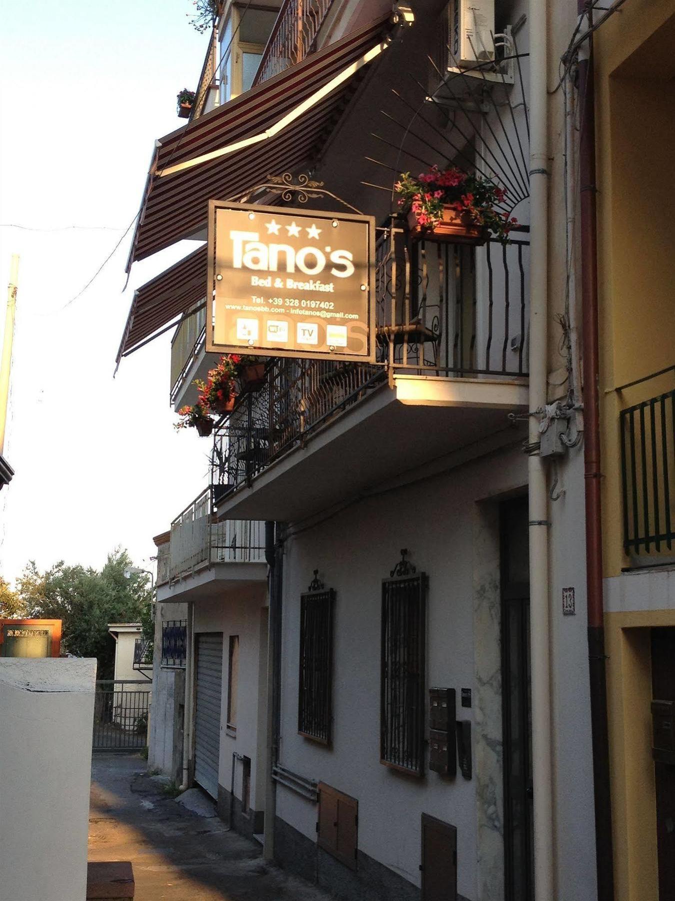 Tano'S Apartment Giardini Naxos Exterior photo