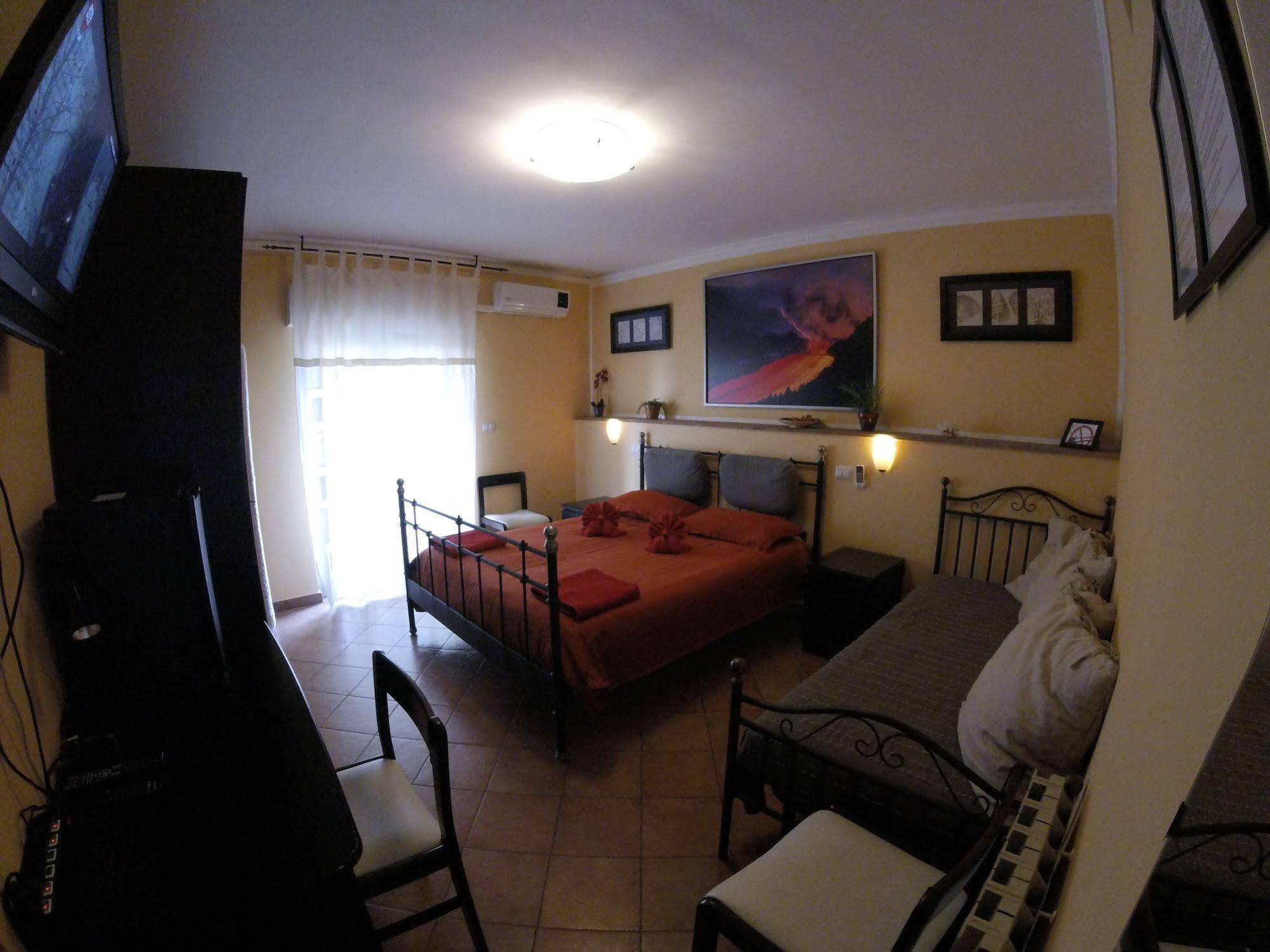 Tano'S Apartment Giardini Naxos Exterior photo